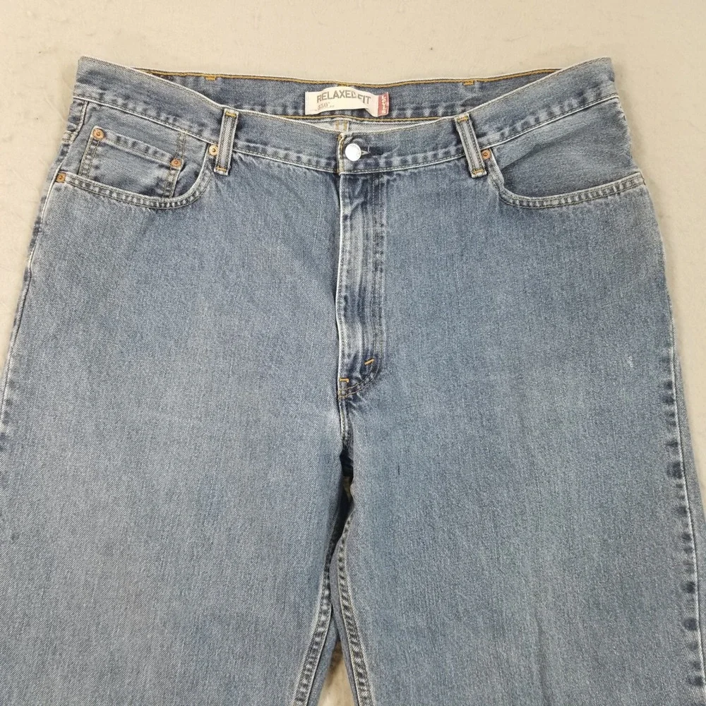 Levi's Jeans Mens 42x30 Blue 550 Relaxed Fit Tapered Leg Medium Wash Denim